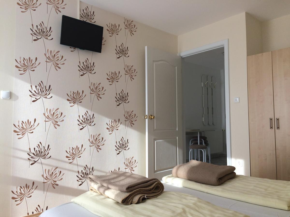 Szaloky Apartmanhaz Gyenesdiás Екстериор снимка