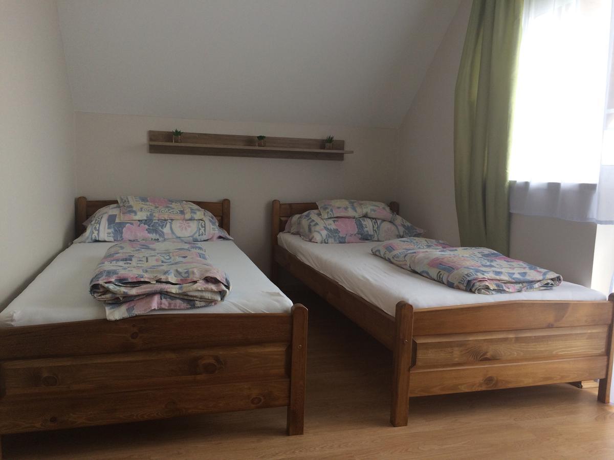 Szaloky Apartmanhaz Gyenesdiás Екстериор снимка