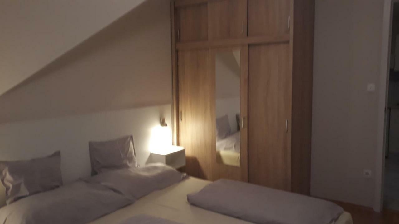 Szaloky Apartmanhaz Gyenesdiás Екстериор снимка