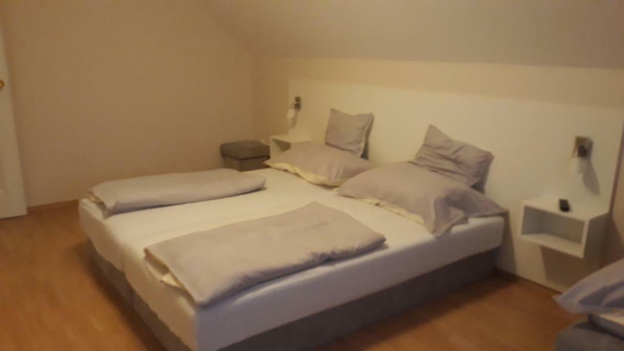 Szaloky Apartmanhaz Gyenesdiás Екстериор снимка