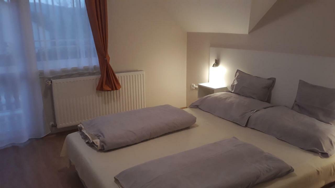Szaloky Apartmanhaz Gyenesdiás Екстериор снимка