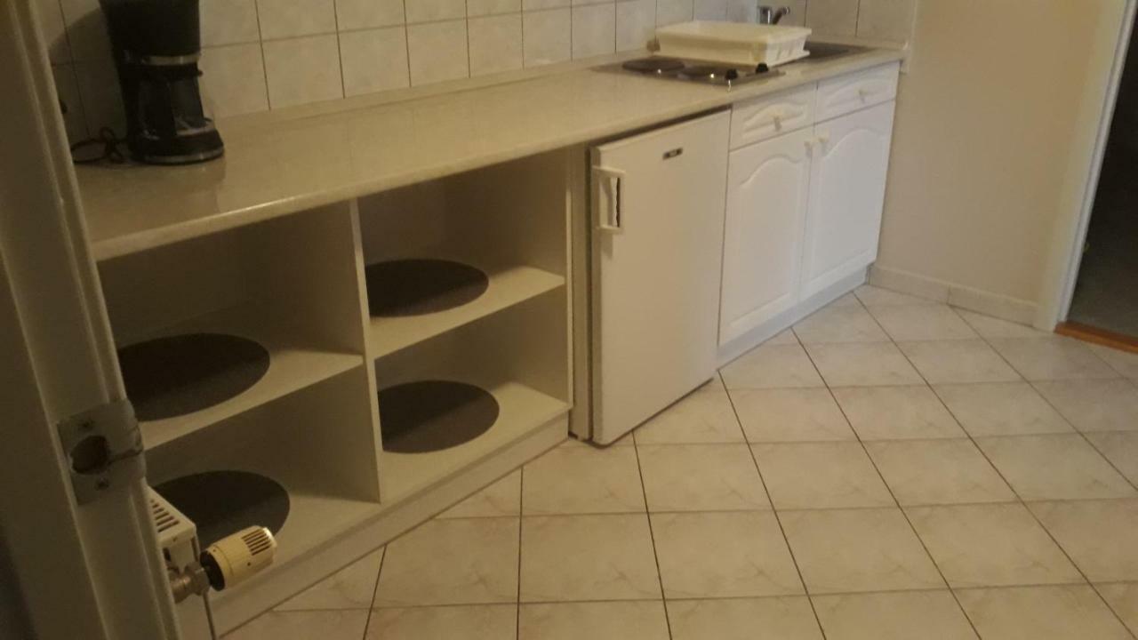Szaloky Apartmanhaz Gyenesdiás Екстериор снимка