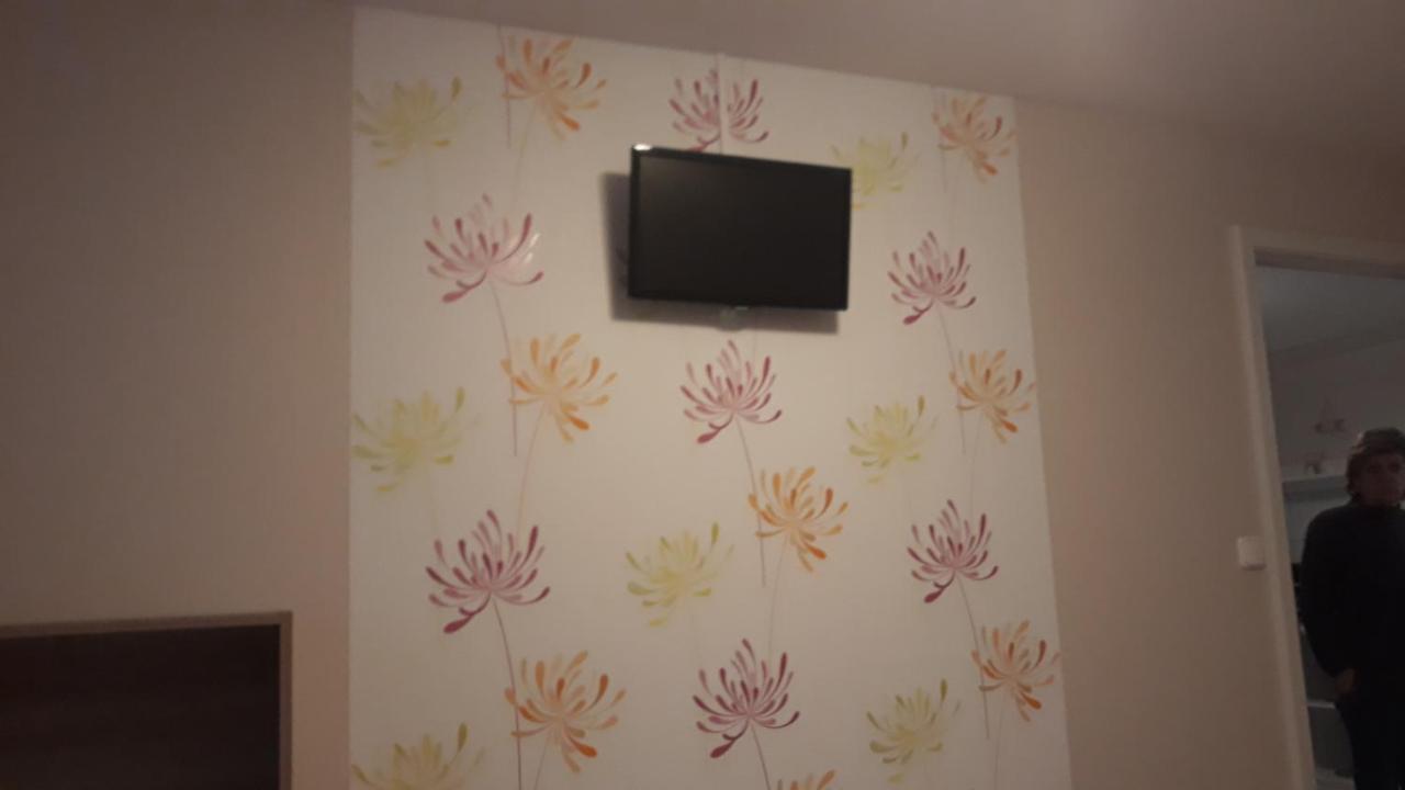 Szaloky Apartmanhaz Gyenesdiás Екстериор снимка